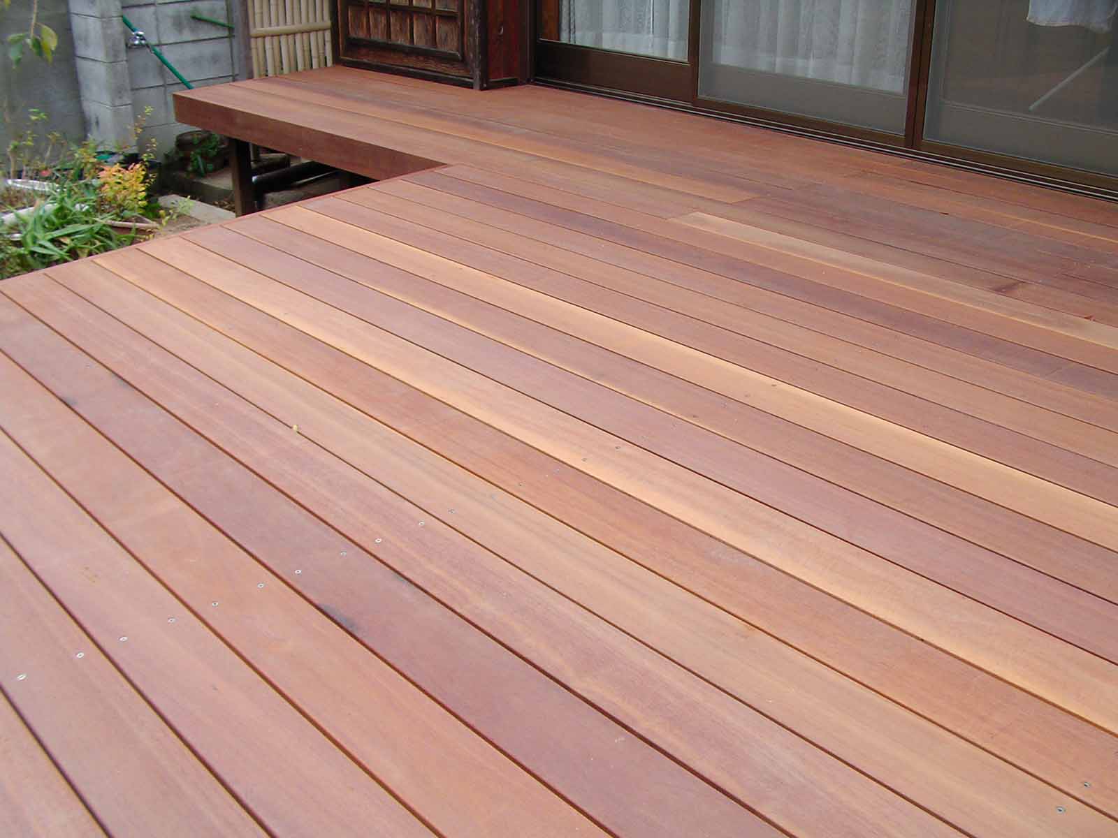 関西ウッドデッキ設計・中川木材産業